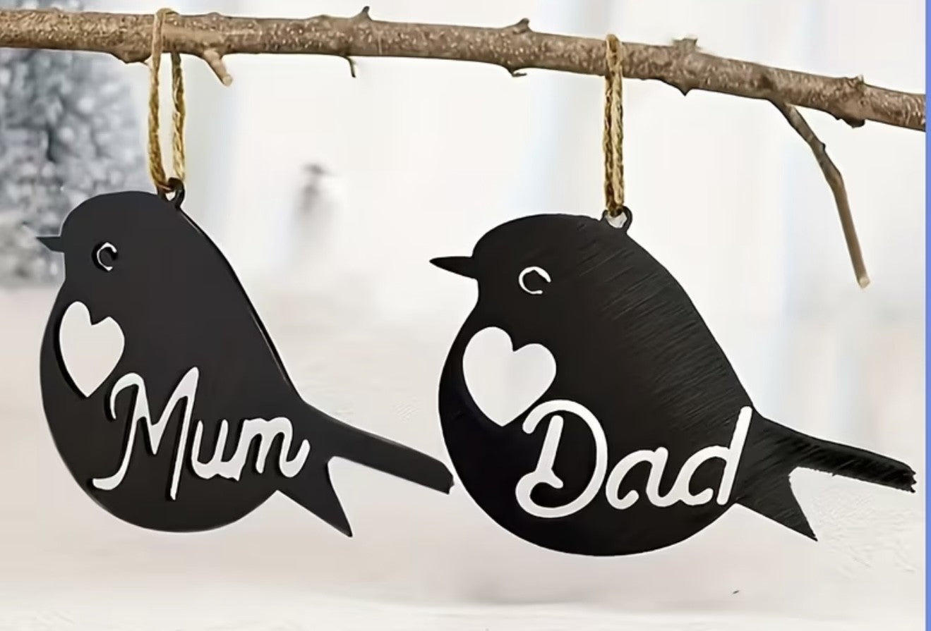 ‘Mum’ Wooden Robin