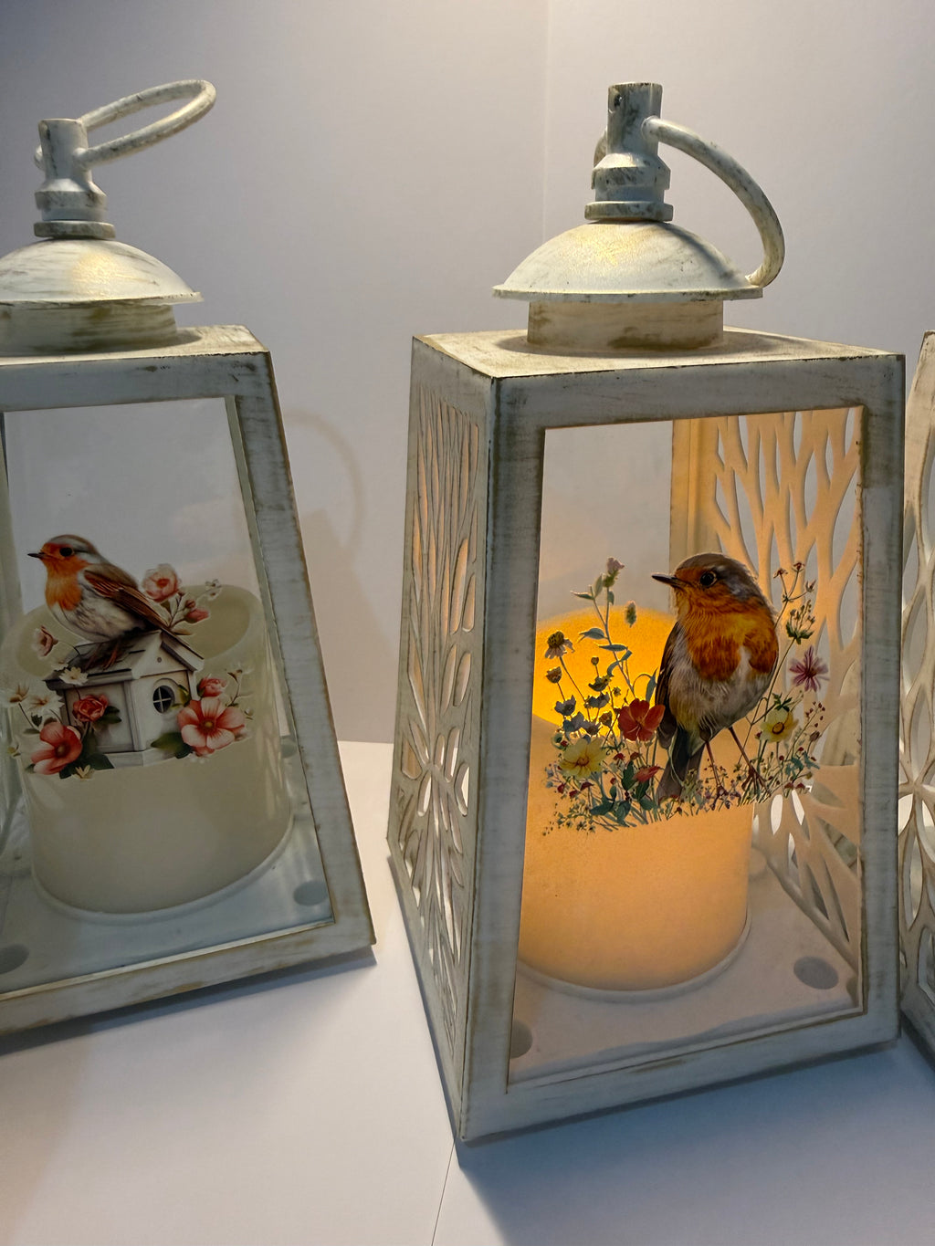 Robin Antique Lantern