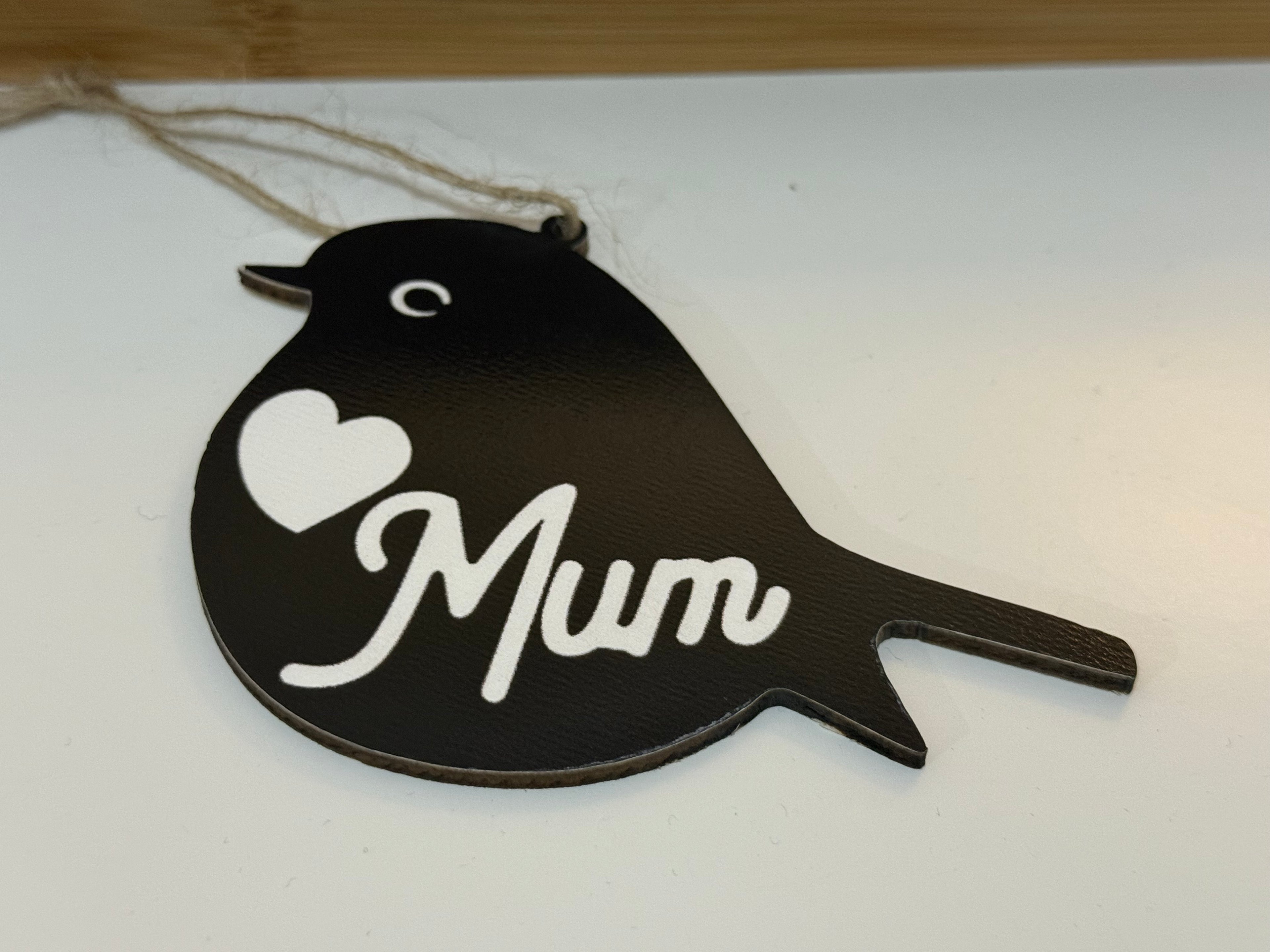 ‘Mum’ Wooden Robin